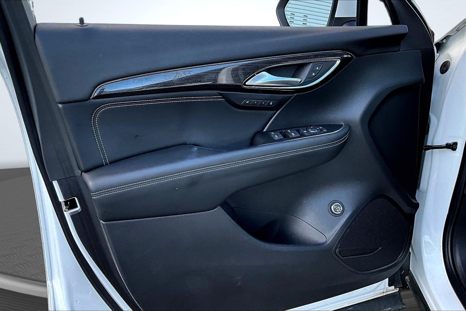 Used 2023 Buick Envision Essence AWD/4WD image 17