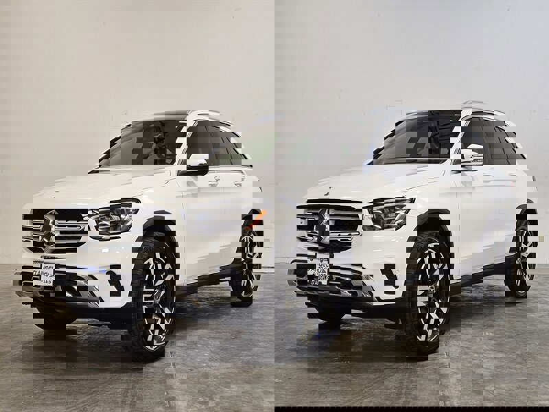 Used 2021 Mercedes-Benz GLC 300 4MATIC image 4