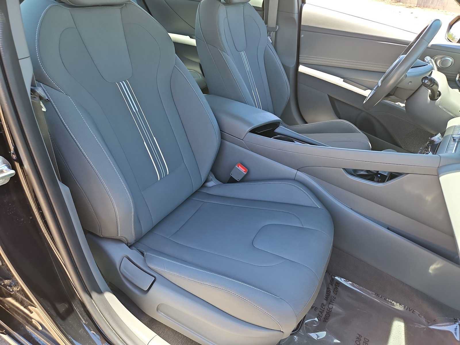 Certified 2025 Hyundai Elantra SEL FWD image 21