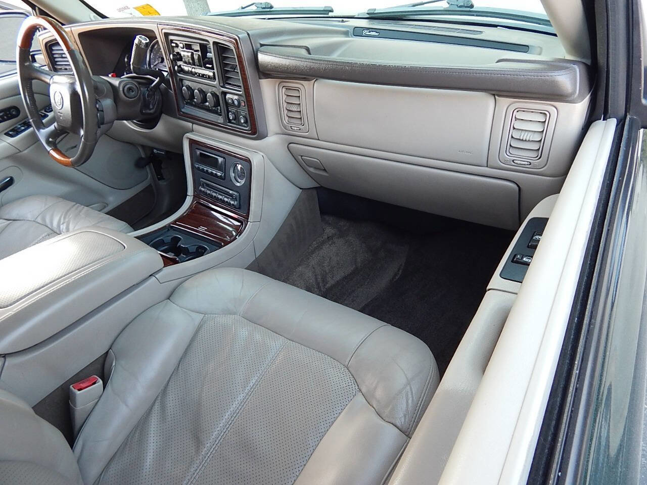 Used 2002 Cadillac Escalade 2WD image 15