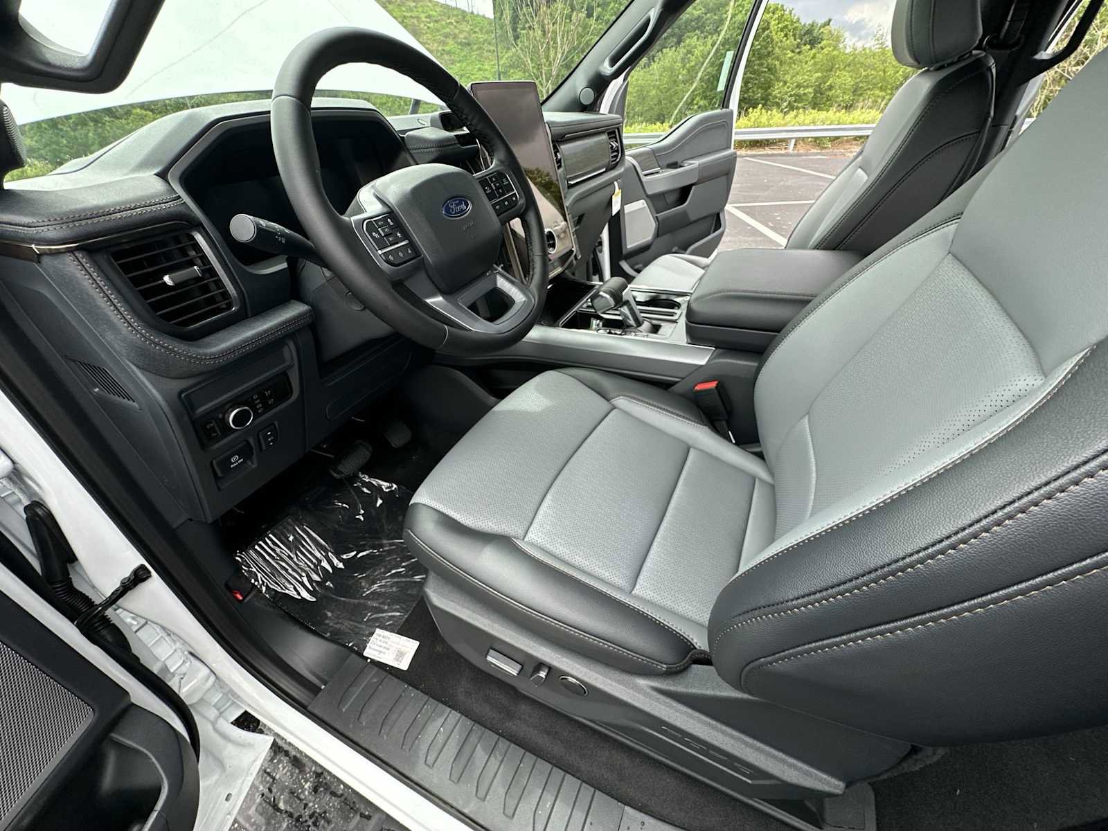 New 2025 Ford F150 Lightning Lariat image 17