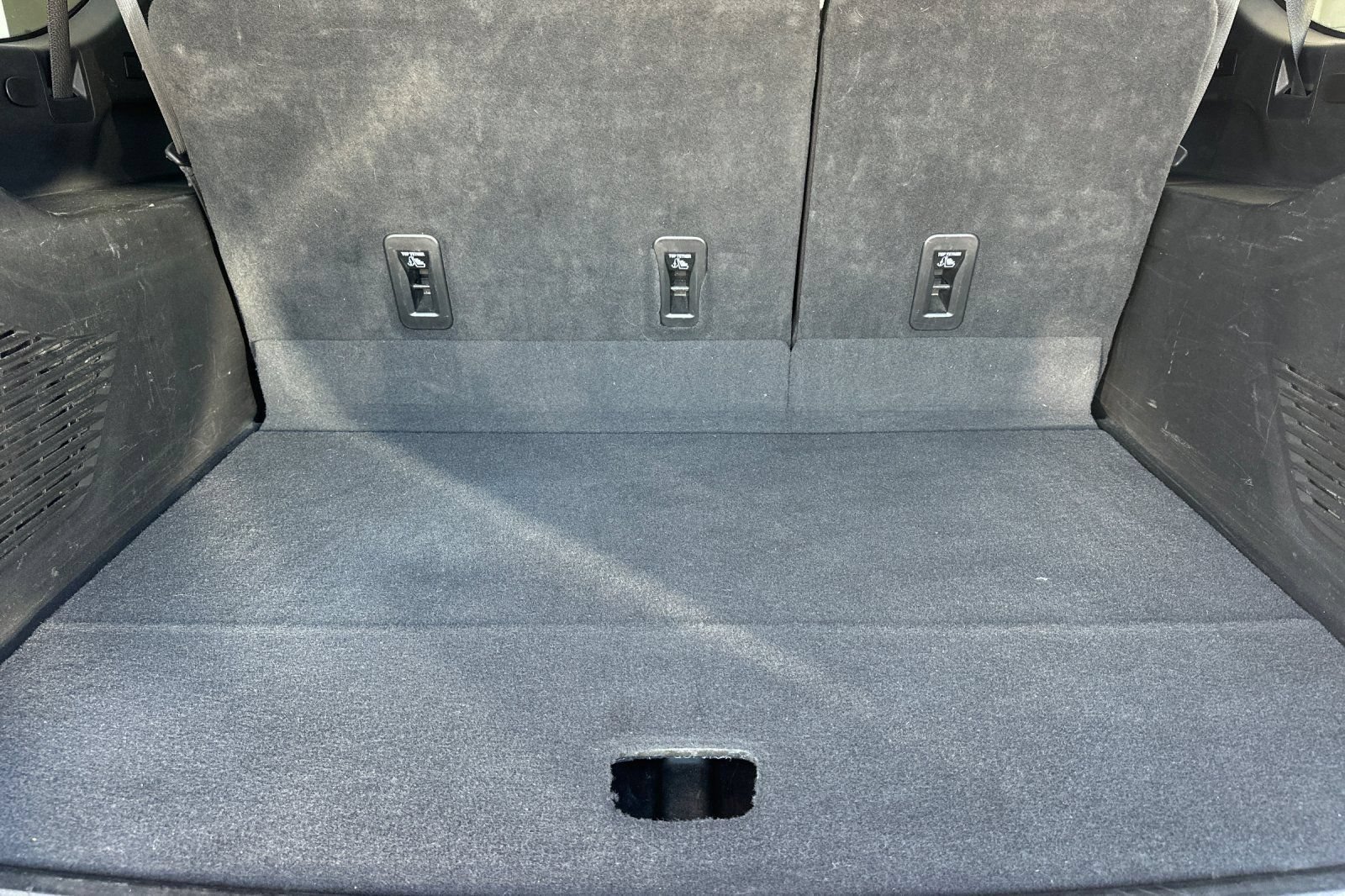 Used 2023 Chevrolet Suburban Premier AWD/4WD image 16