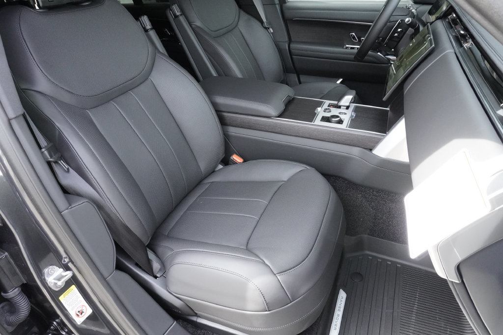 New 2027 Land Rover Range Rover Long Wheelbase SE AWD/4WD image 24