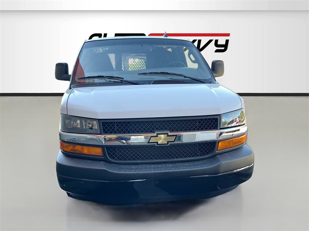 Used 2022 Chevrolet Express 2500 w/ Driver Convenience Package image 2