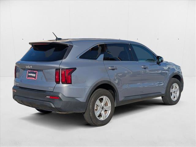 Used 2023 Kia Sorento LX image 5
