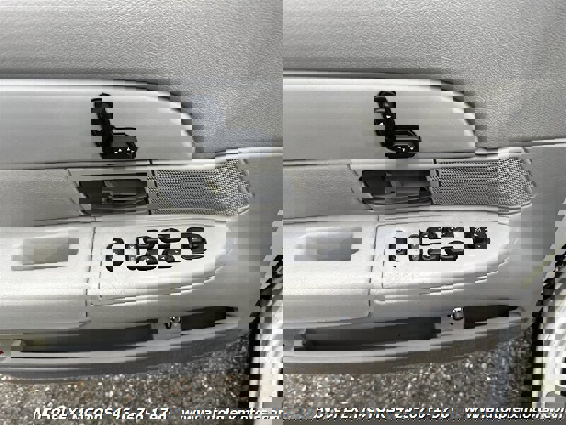 Used 2004 Ford Crown Victoria LX RWD image 16