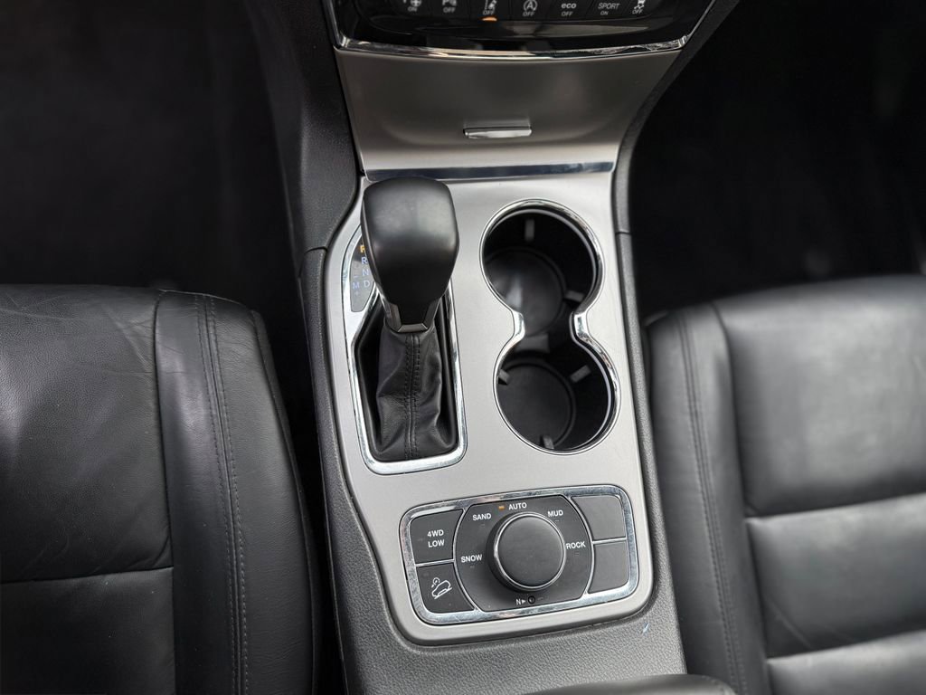 Used 2022 Jeep Grand Cherokee Limited w/ Tech Group image 16