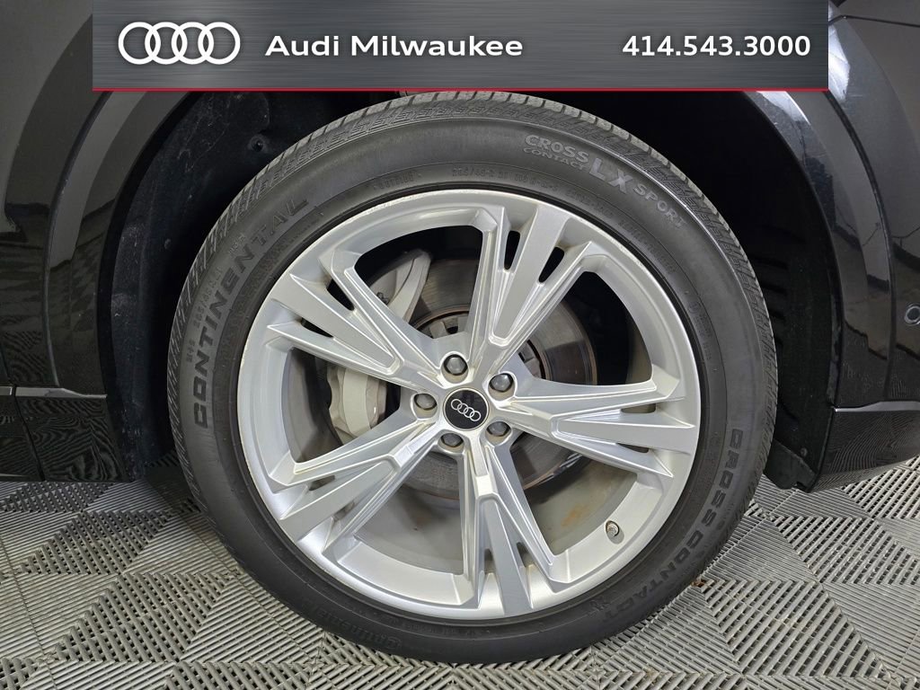 Used 2023 Audi Q8 Premium w/ Convenience Package AWD/4WD image 2