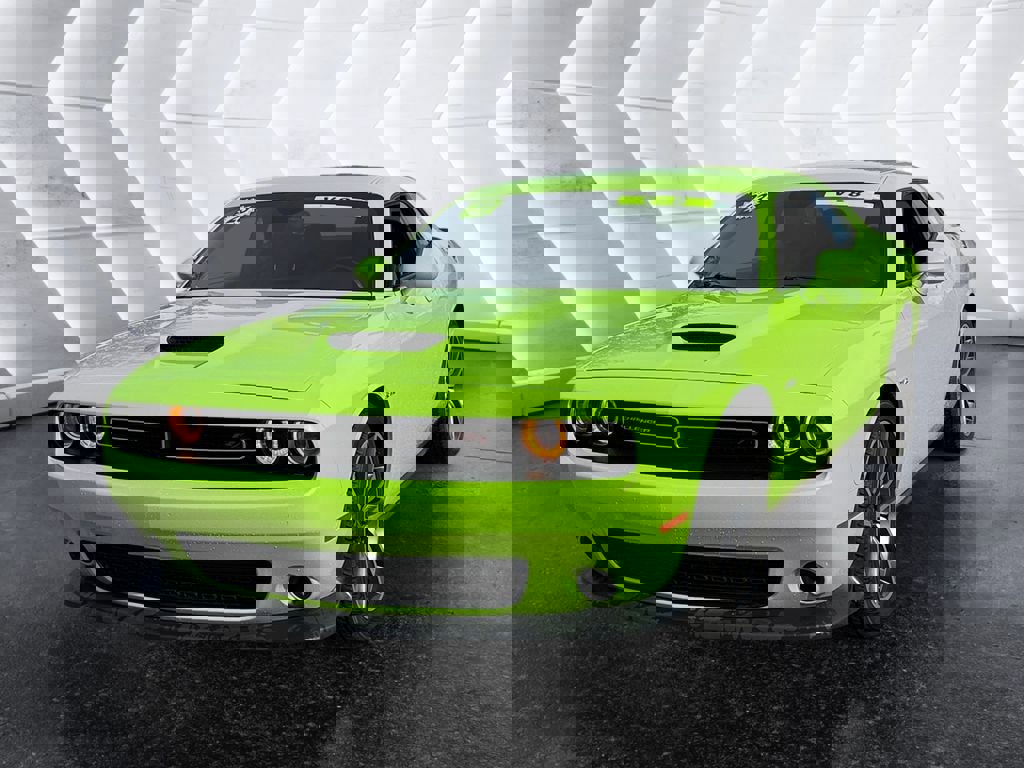 Used 2023 Dodge Challenger R/T image 3