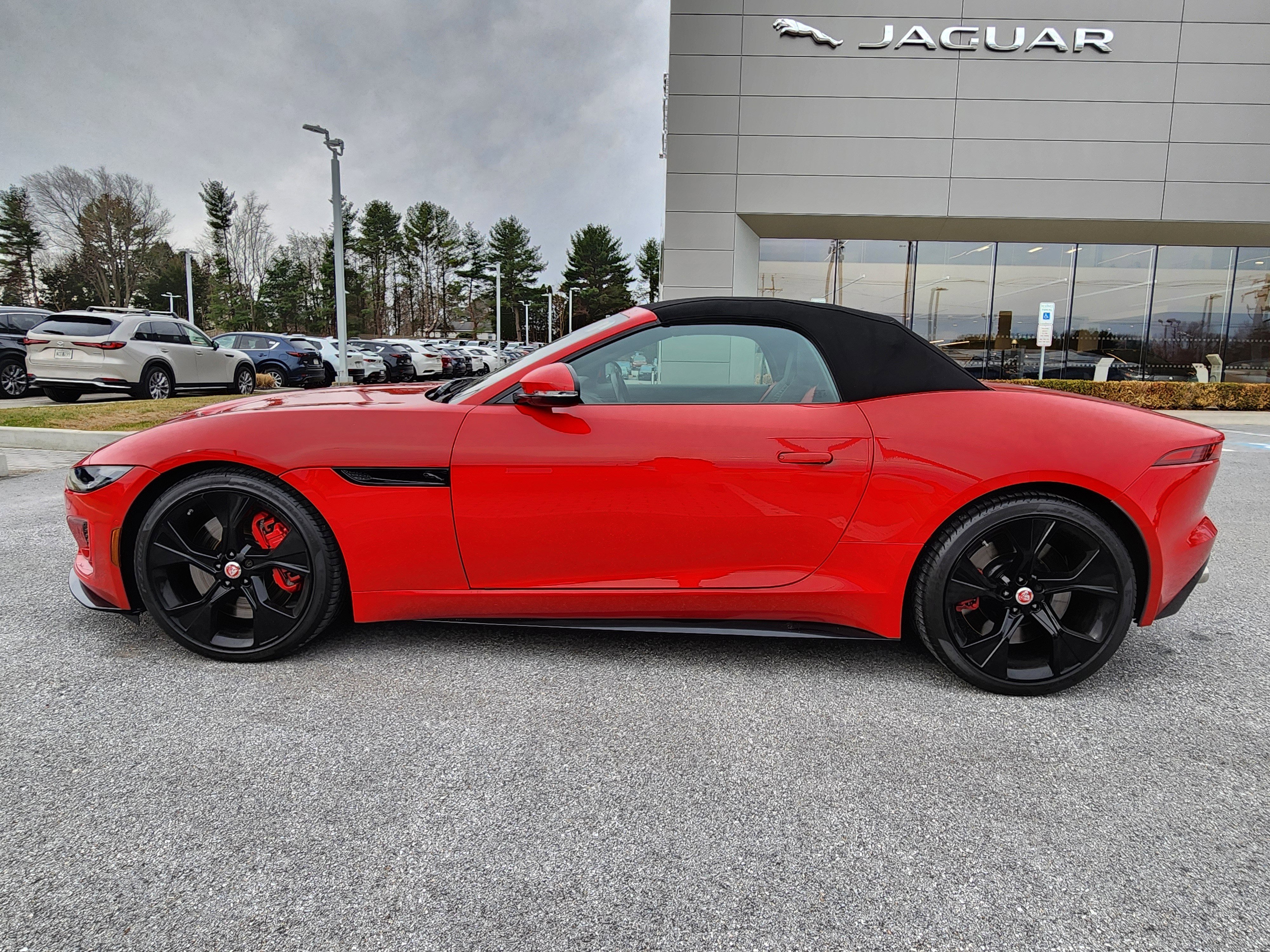 Certified 2022 Jaguar F-TYPE R-Dynamic image 5