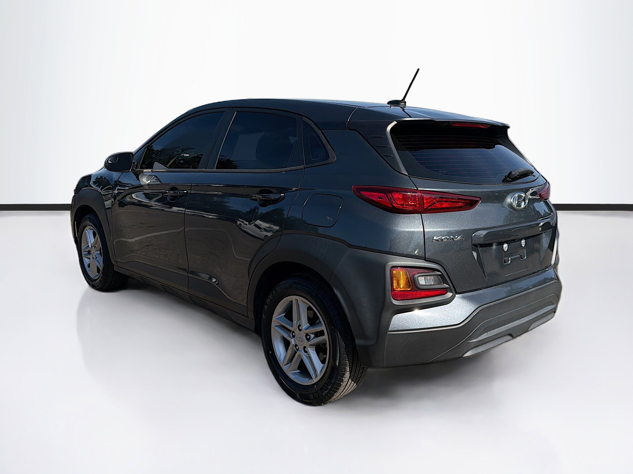 Used 2021 Hyundai Kona SE image 5