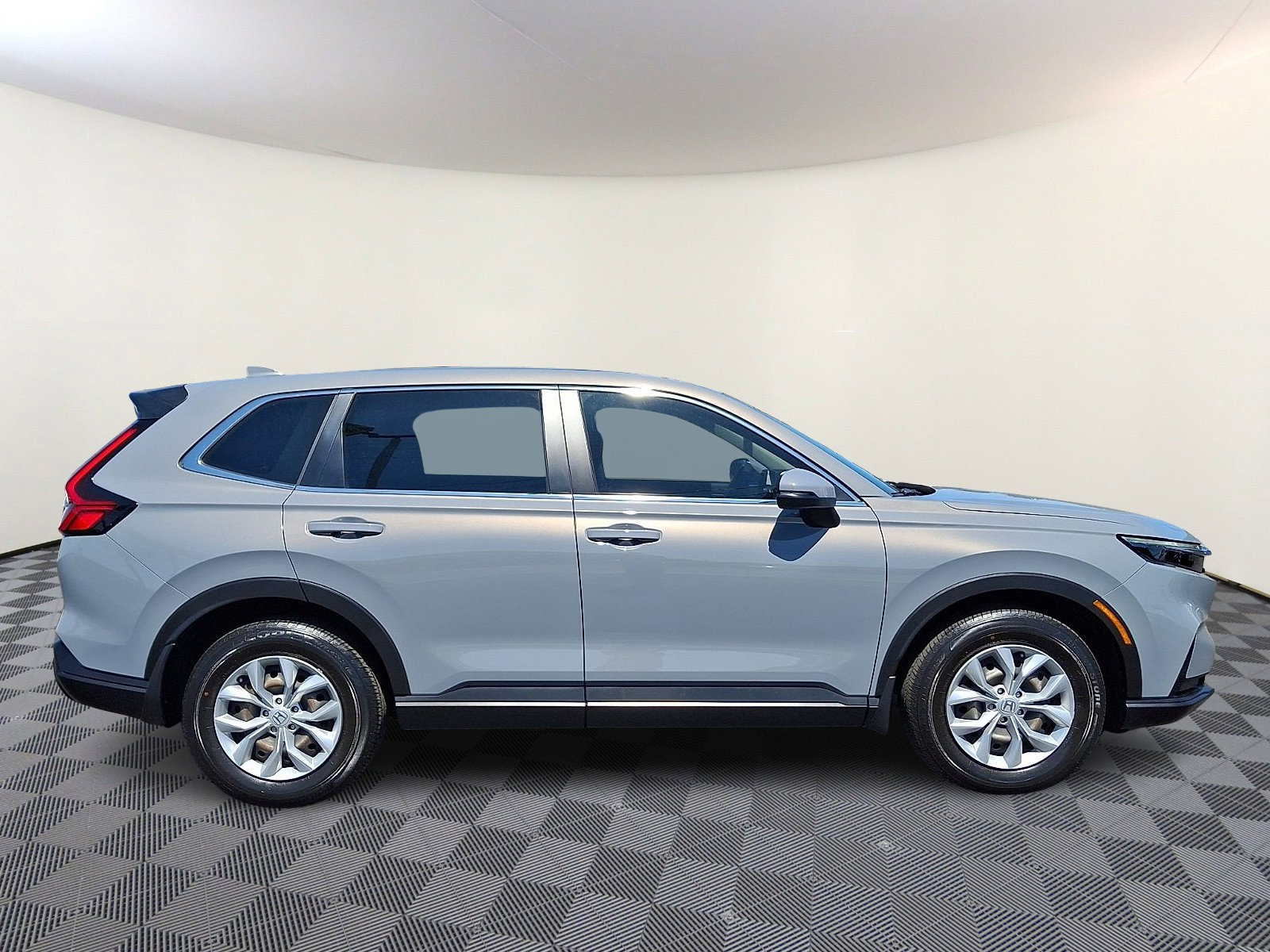 Used 2023 Honda CR-V LX image 8
