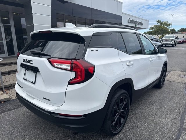 Used 2022 GMC Terrain SLE w/ Driver Convenience Package image 9