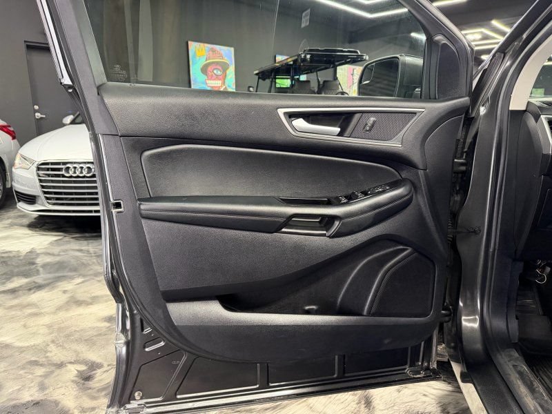 Used 2018 Ford Edge SEL w/ Equipment Group 201A AWD/4WD image 20