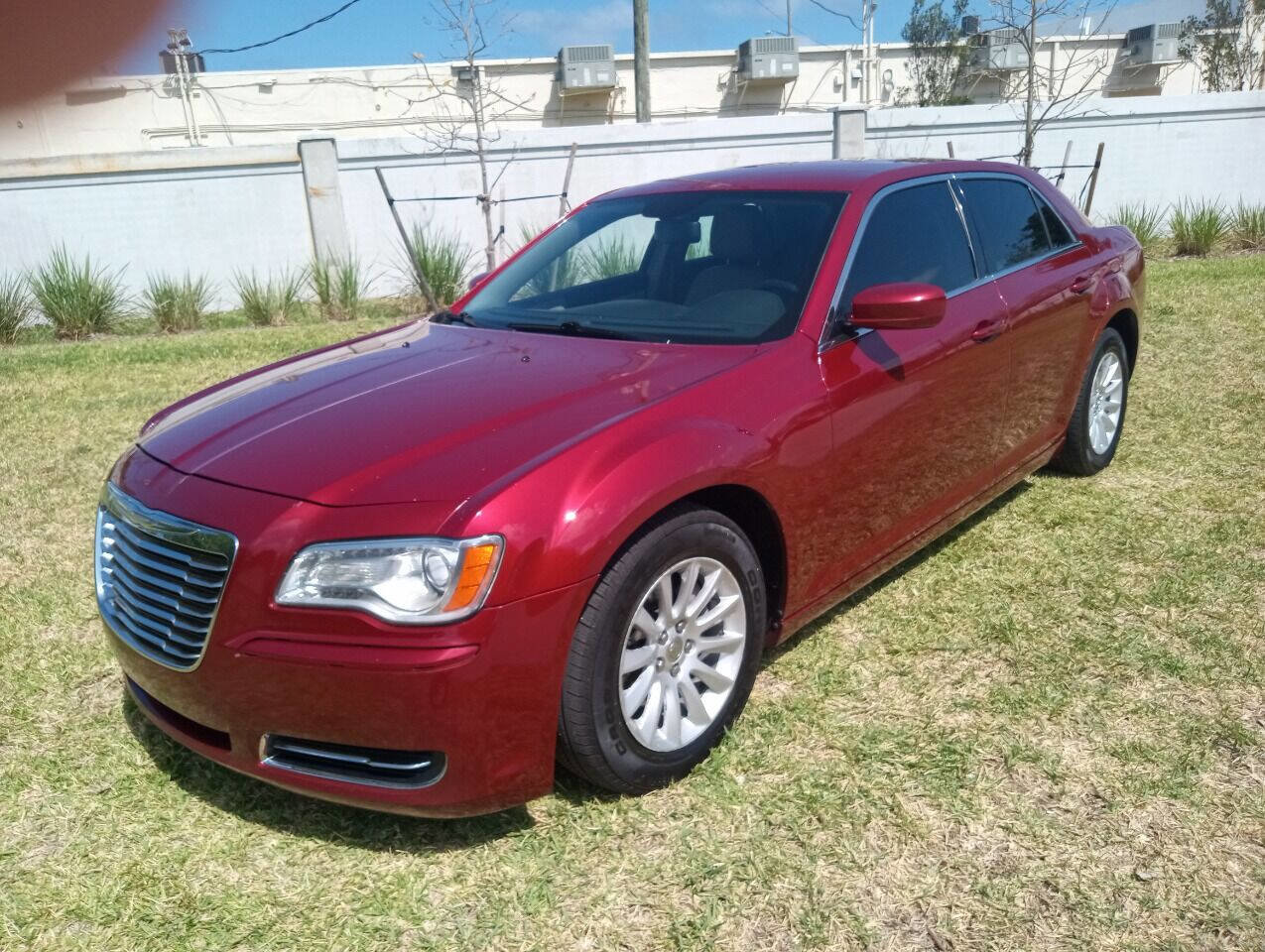 Used 2013 Chrysler 300 image 8