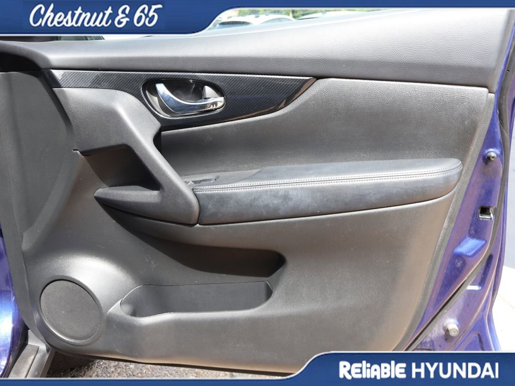 Used 2020 Nissan Rogue SL AWD/4WD image 9