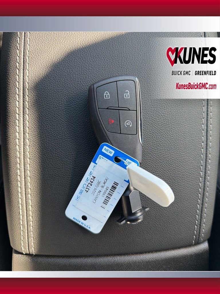 New 2026 GMC Canyon Elevation w/ Convenience Package image 39