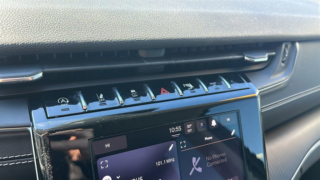 Used 2023 Jeep Grand Cherokee Laredo image 19