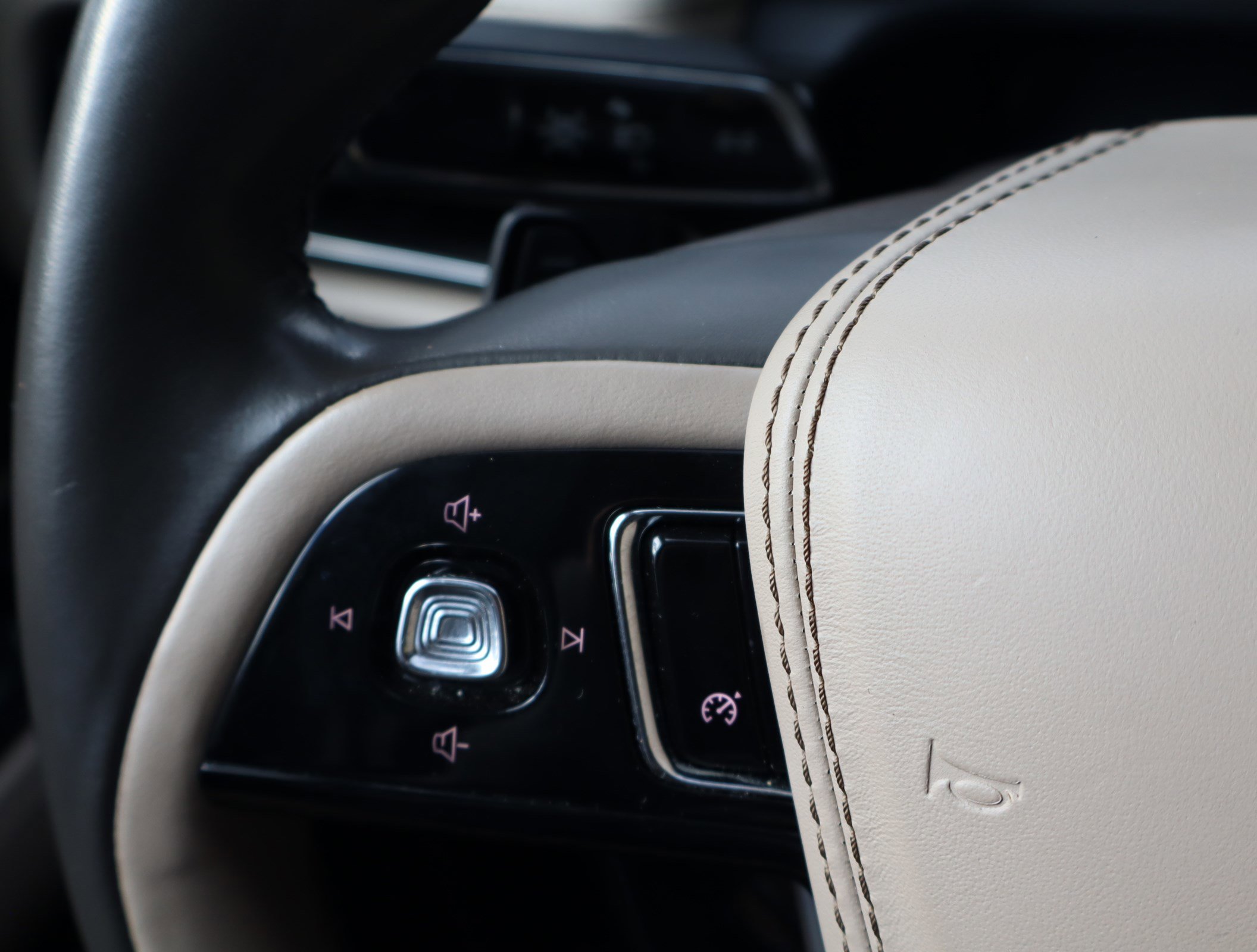 Used 2020 Lincoln Aviator Reserve image 22