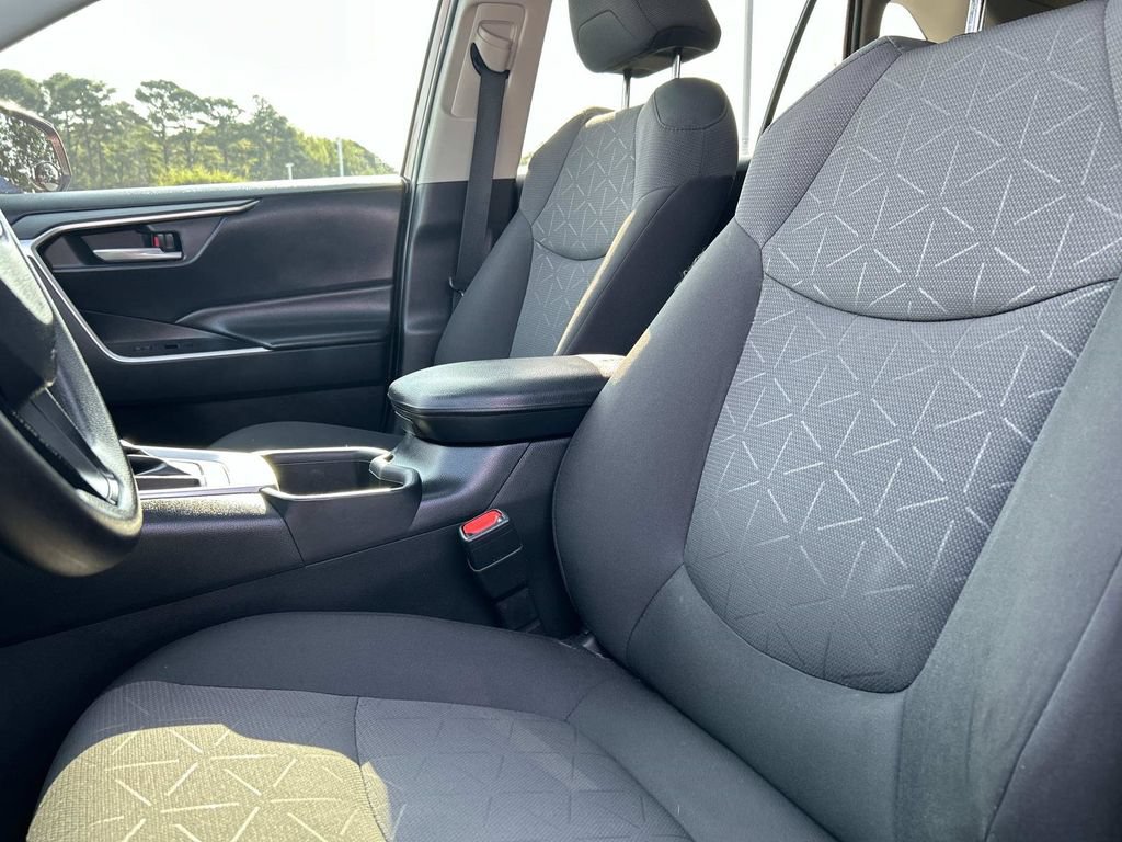 Used 2023 Toyota RAV4 XLE w/ Convenience Package FWD image 24