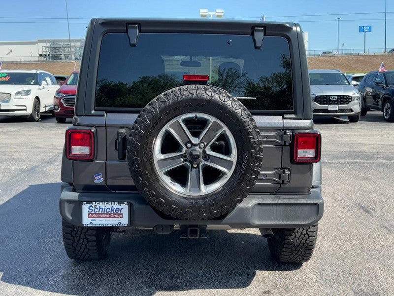 Used 2022 Jeep Wrangler Unlimited Sport AWD/4WD image 4