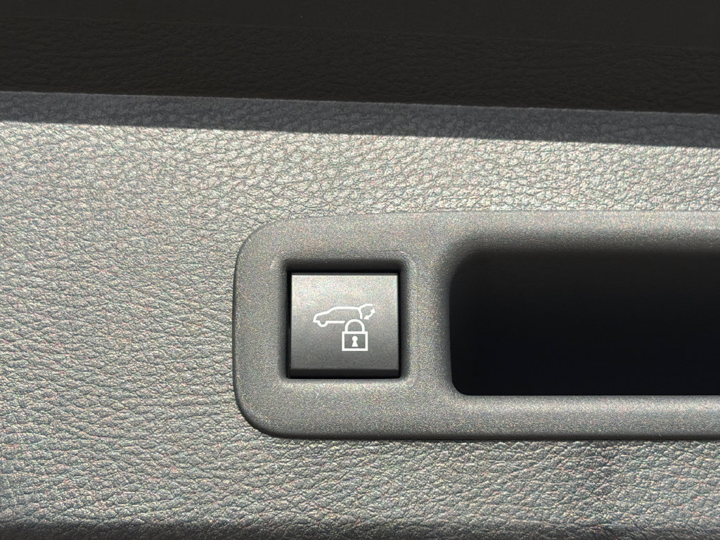 New 2026 Toyota Sienna Platinum AWD/4WD image 7