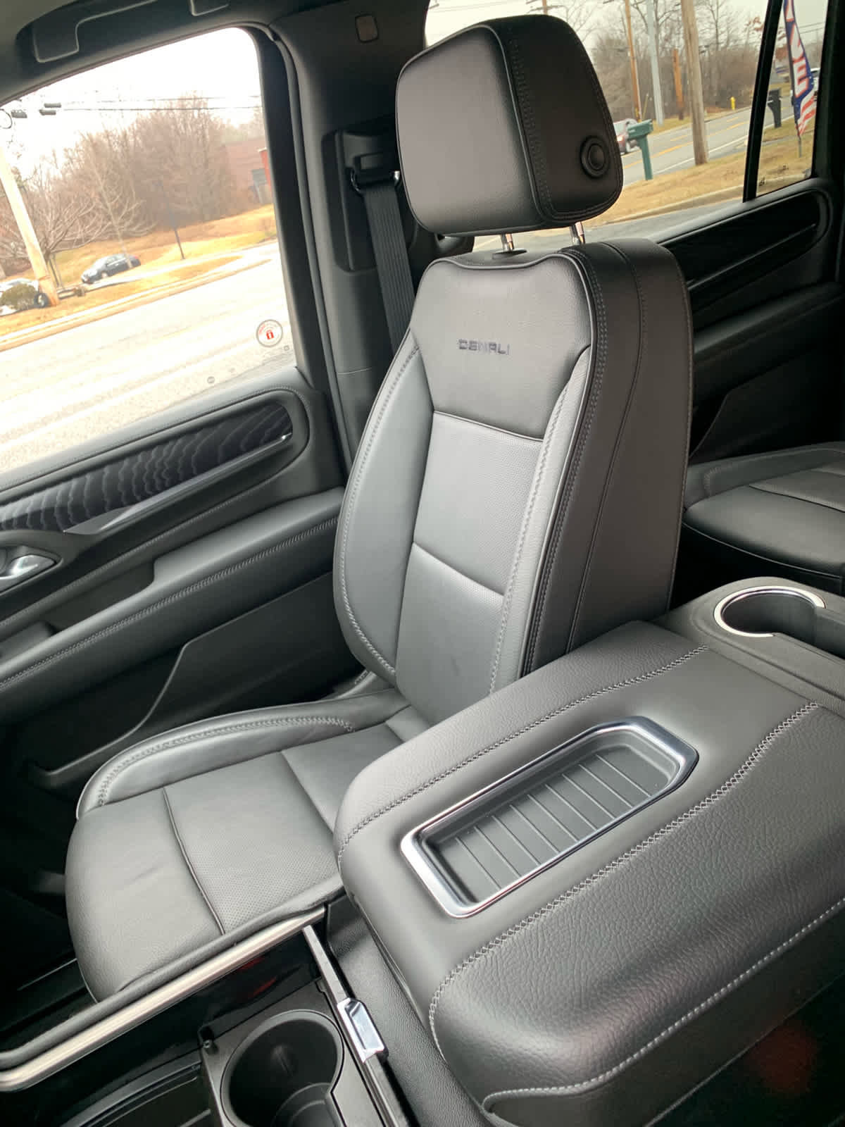 Used 2024 GMC Yukon XL Denali image 20