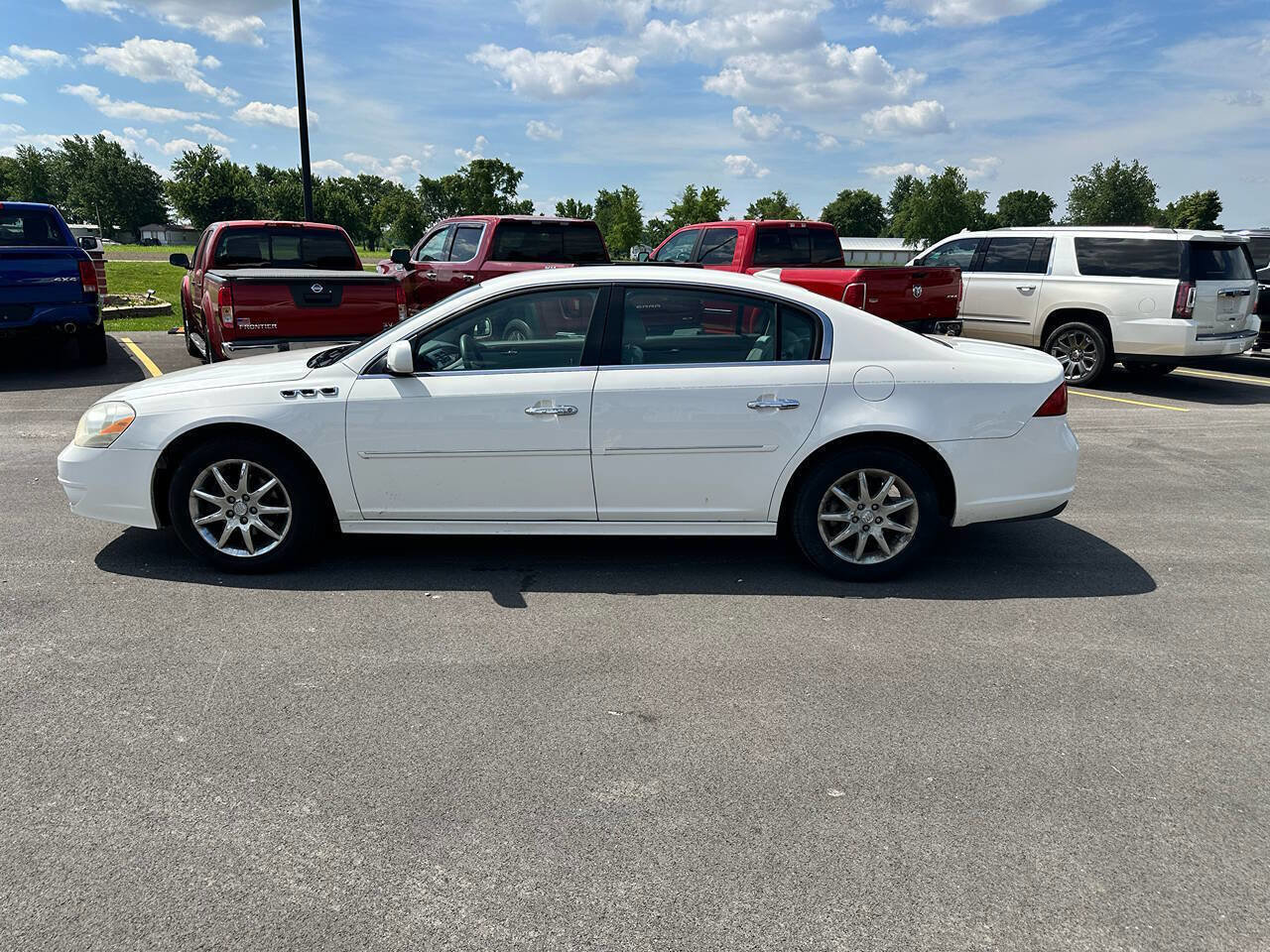 Used 2011 Buick Lucerne CXL FWD image 6