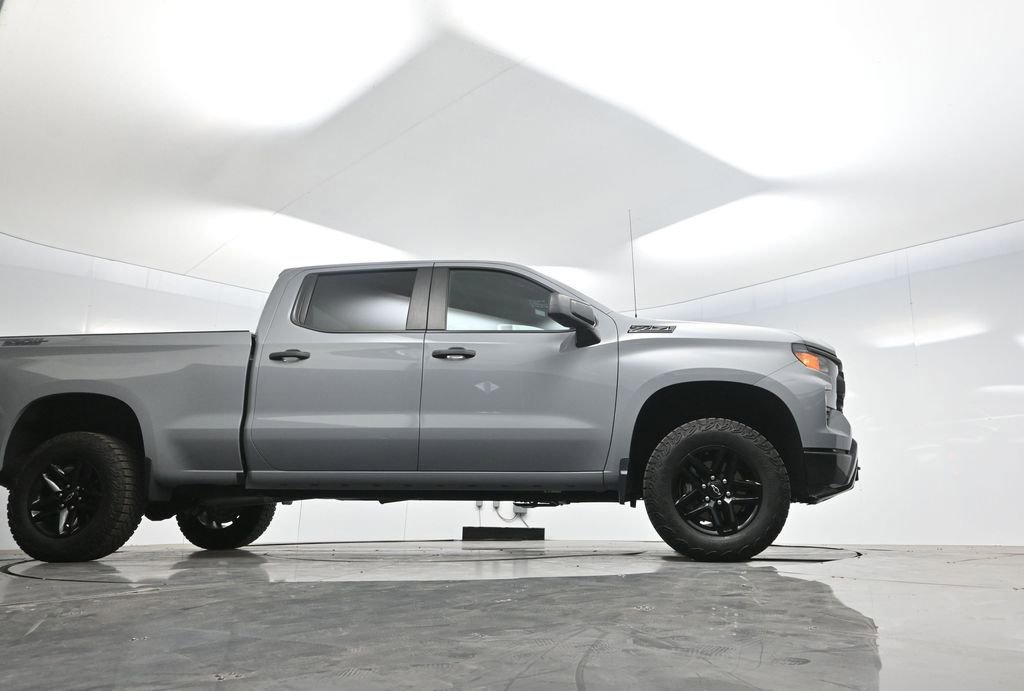 Used 2024 Chevrolet Silverado 1500 Custom Trail Boss w/ Dark Appearance Package image 71