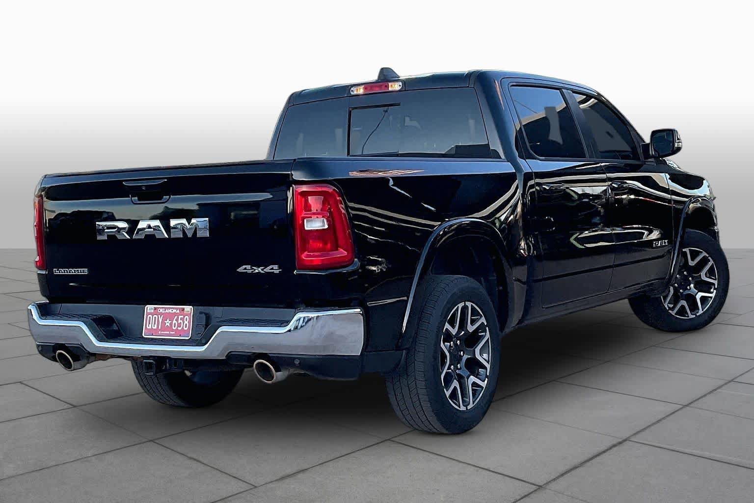 Used 2025 RAM 1500 Laramie AWD/4WD image 14