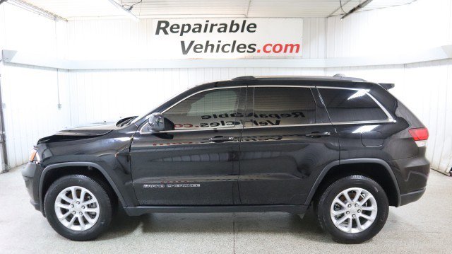 Used 2021 Jeep Grand Cherokee Laredo image 1