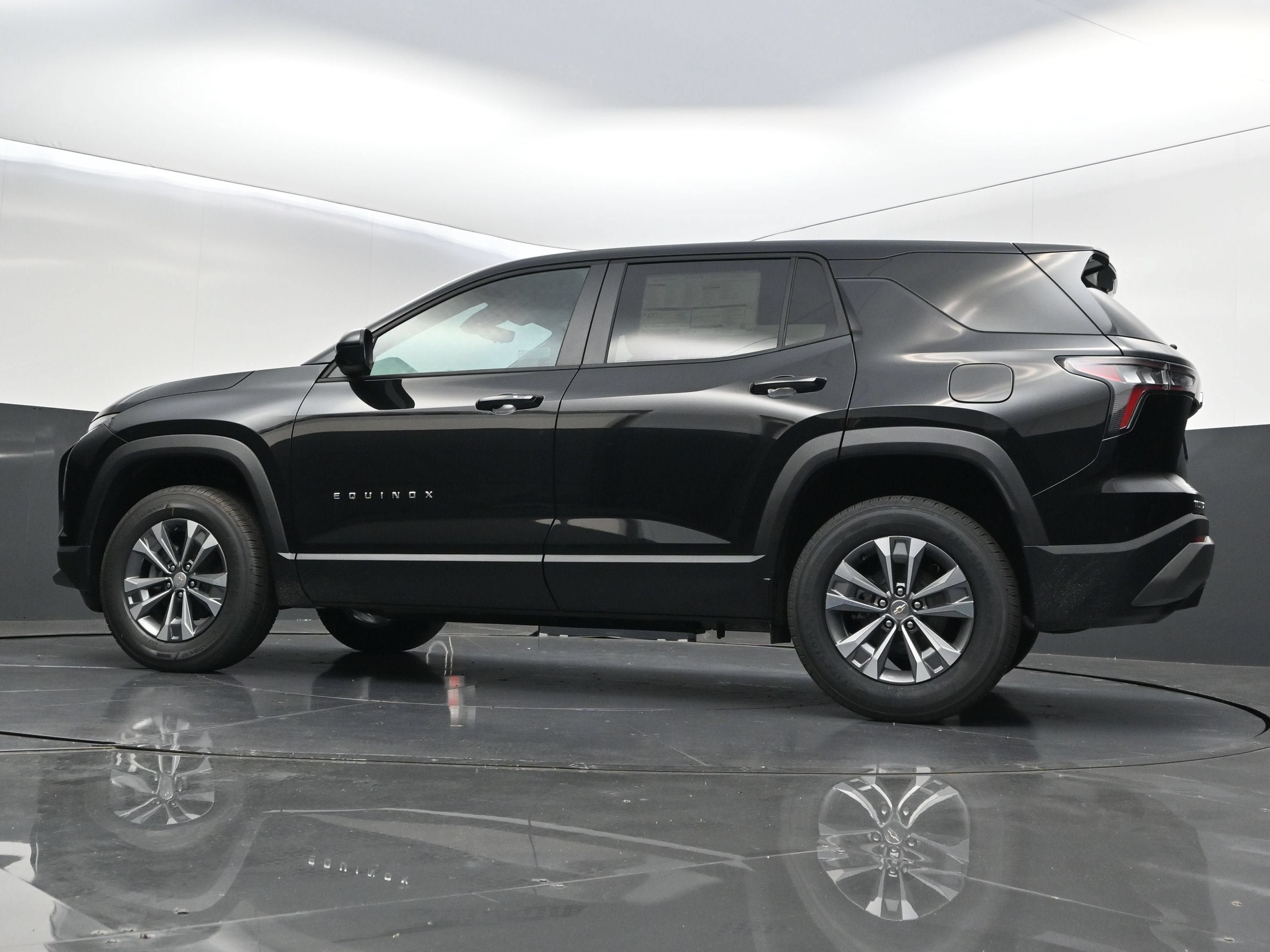 New 2027 Chevrolet Equinox LT w/ Convenience Package II FWD image 45