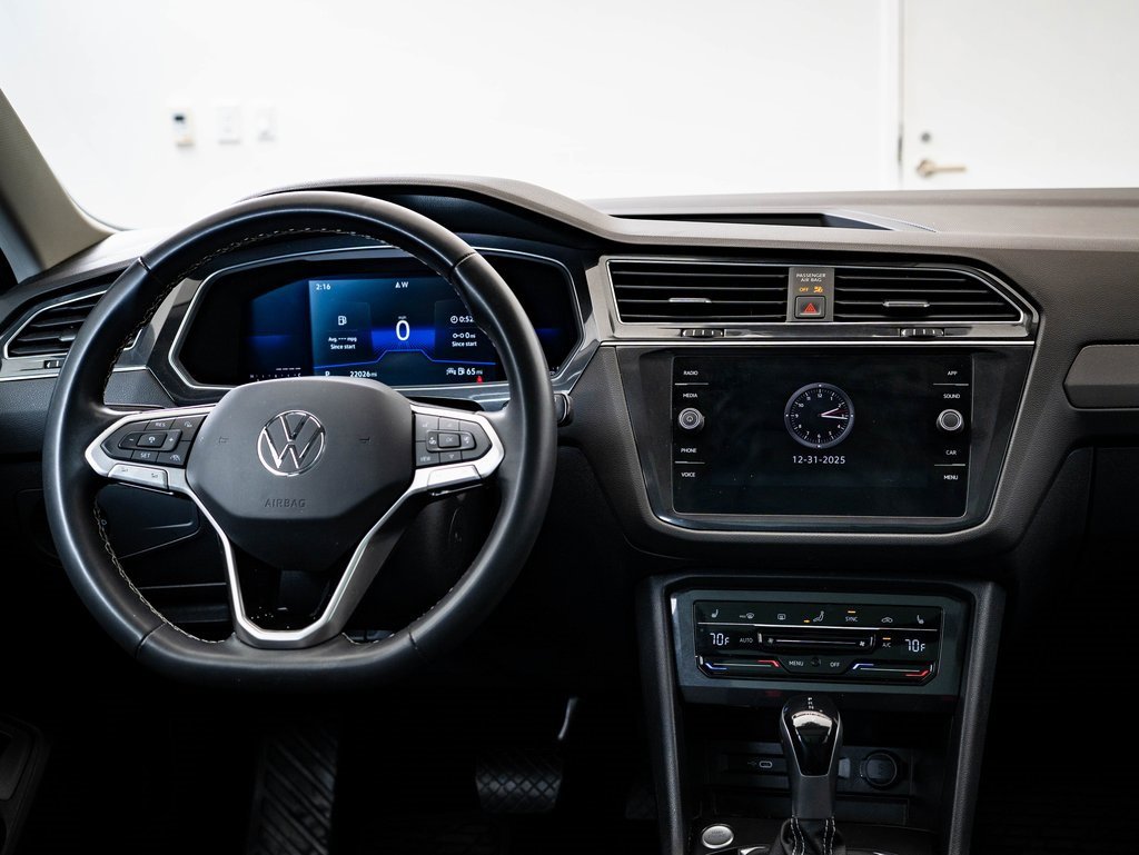 Used 2022 Volkswagen Tiguan SE w/ Panoramic Sunroof Package image 31