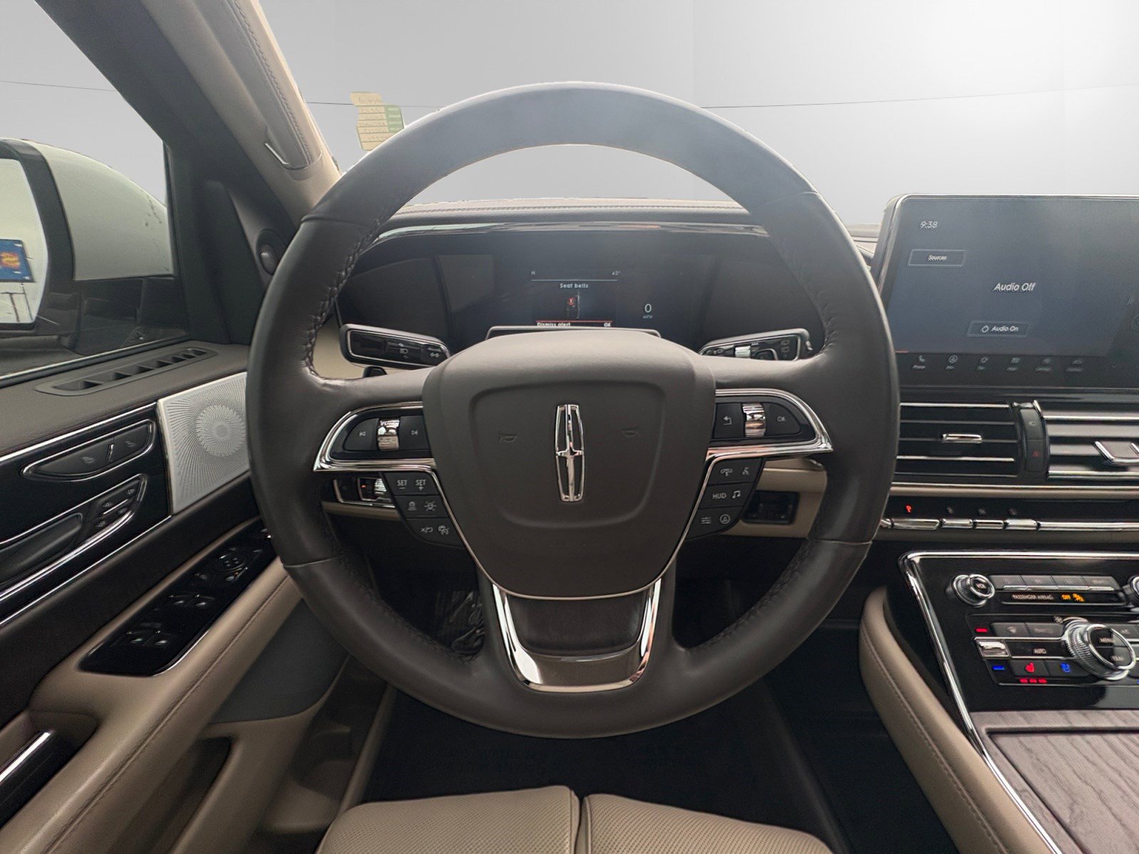 Certified 2023 Lincoln Navigator Reserve AWD/4WD image 12