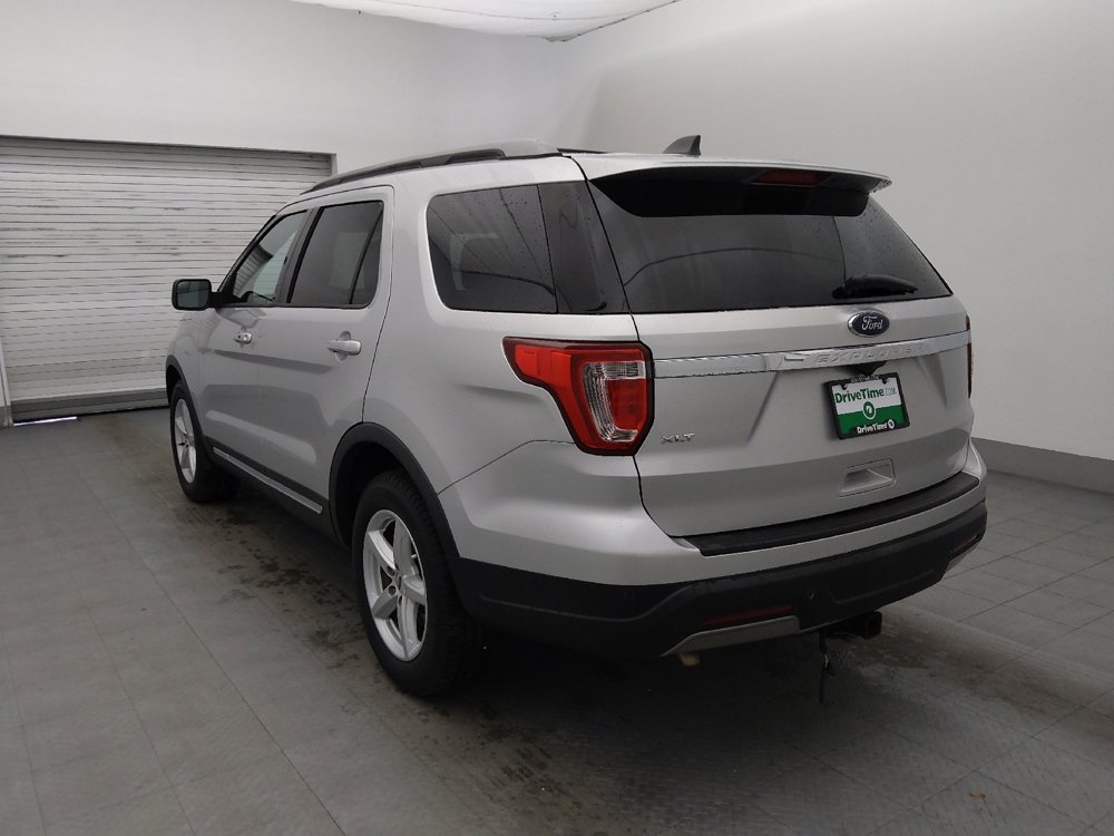 Used 2019 Ford Explorer XLT FWD image 5