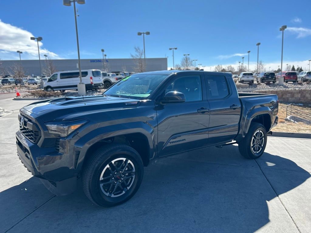 Used 2025 Toyota Tacoma TRD Sport image 3