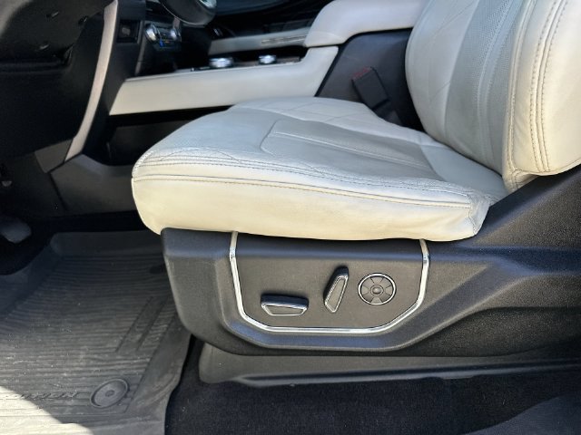 Used 2018 Ford Expedition Max Platinum AWD/4WD image 13