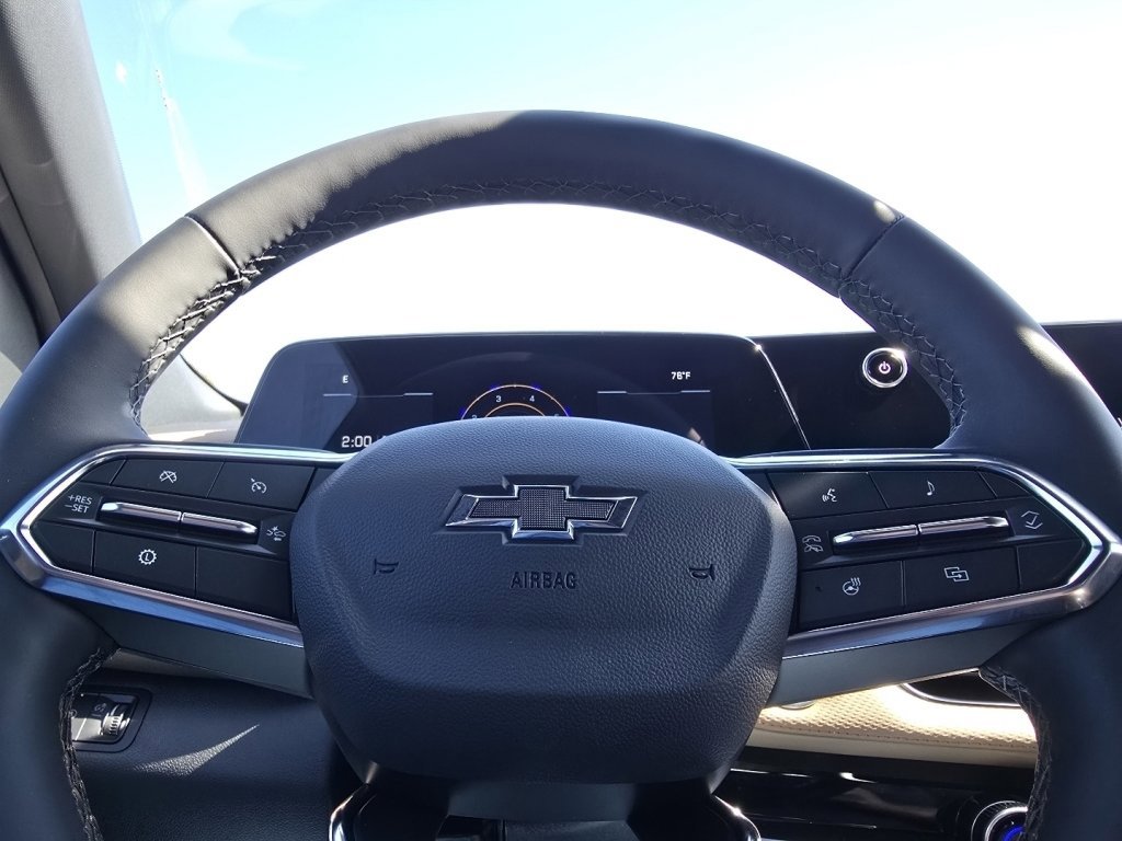 New 2026 Chevrolet Equinox ACTIV w/ Convenience Package III image 16