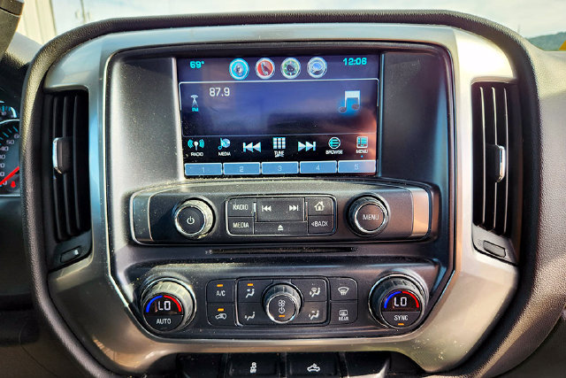 Used 2018 Chevrolet Silverado 1500 LT w/ All Star Edition AWD/4WD image 8