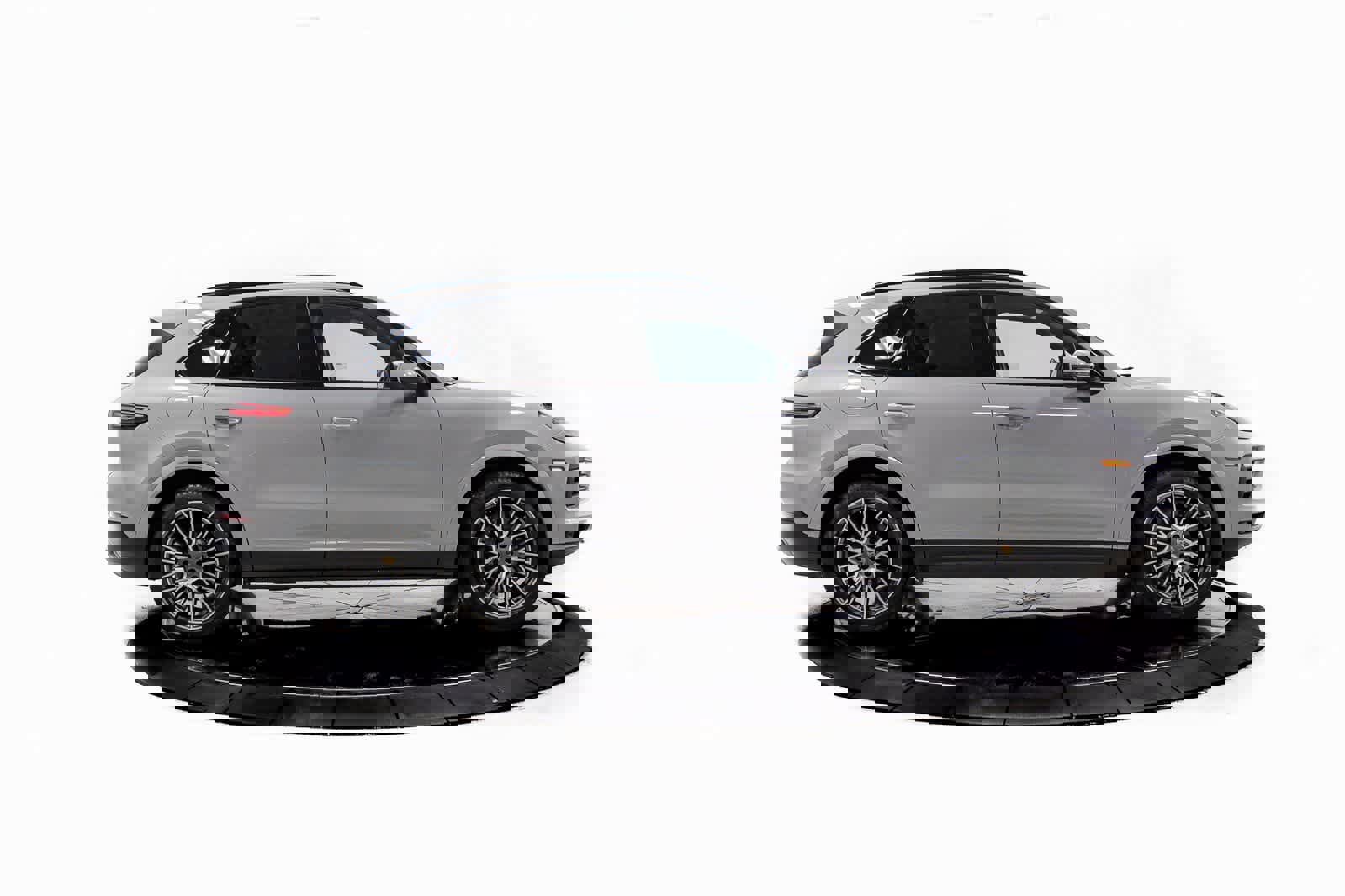 Certified 2023 Porsche Cayenne S Platinum image 8