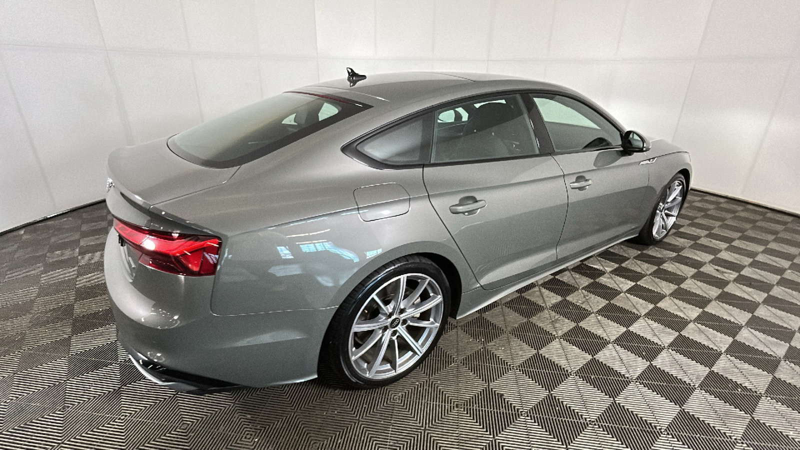 Used 2025 Audi A5 2.0T Premium AWD/4WD image 2