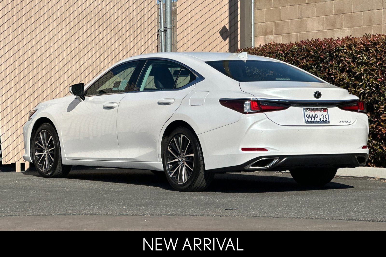 Certified 2024 Lexus ES 350 w/ Premium Package image 6