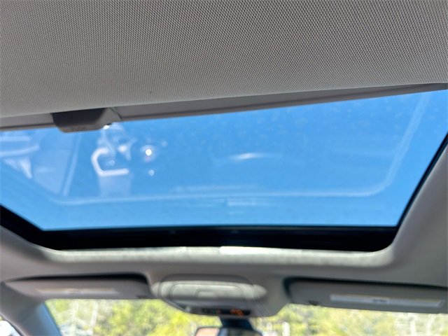 Used 2023 GMC Acadia AT4 w/ Technology Package image 26