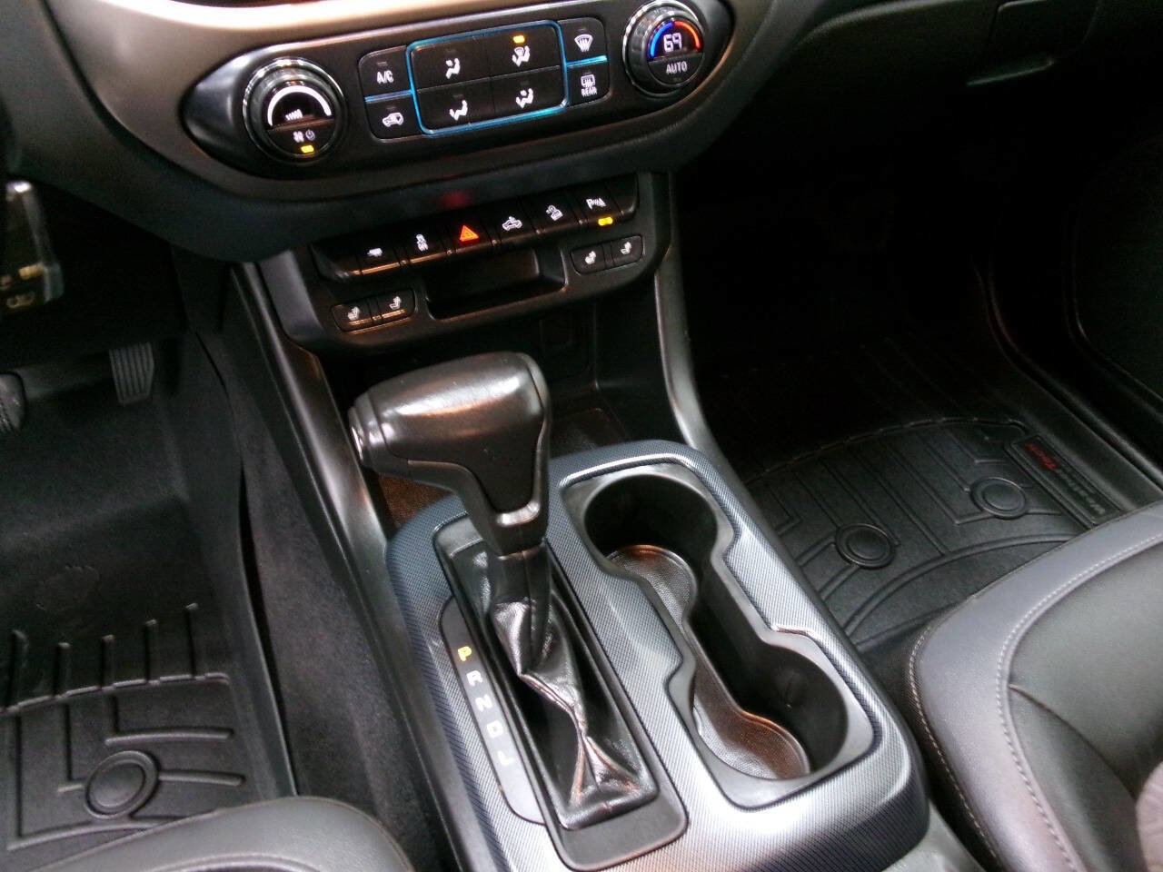 Used 2020 Chevrolet Colorado Z71 AWD/4WD image 37