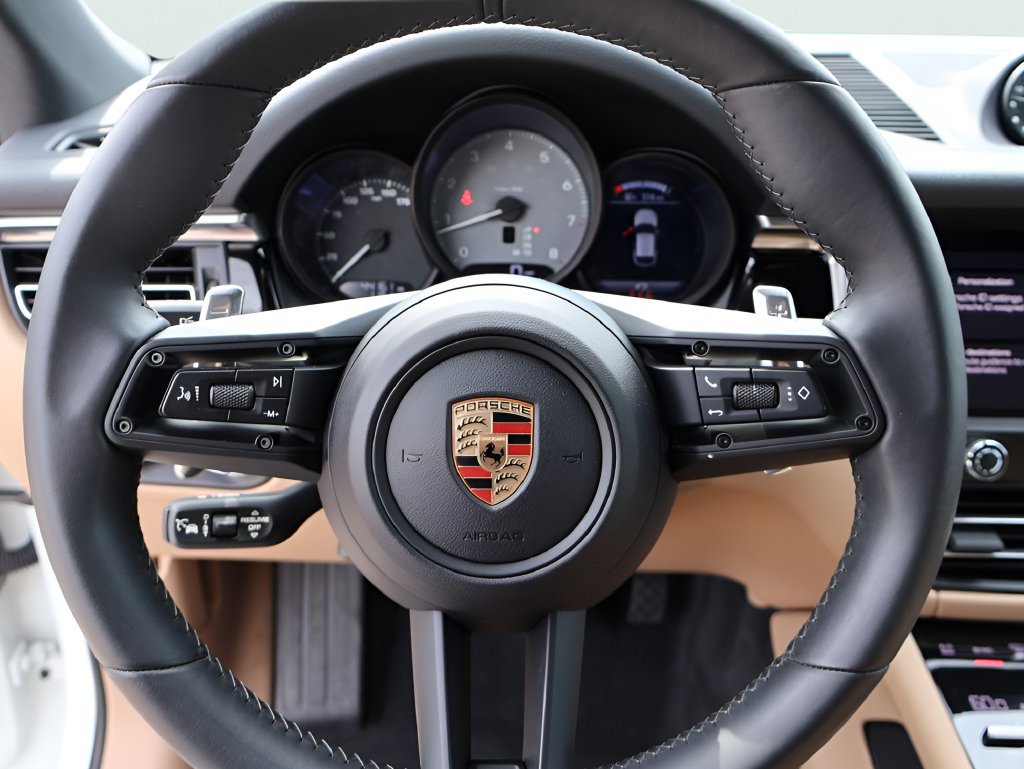 Certified 2024 Porsche Macan S AWD/4WD image 28