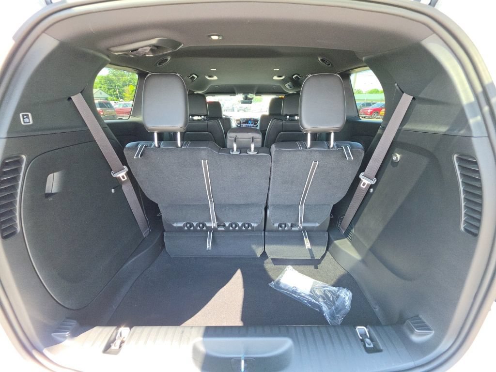 New 2027 Chrysler Pacifica LX FWD image 38