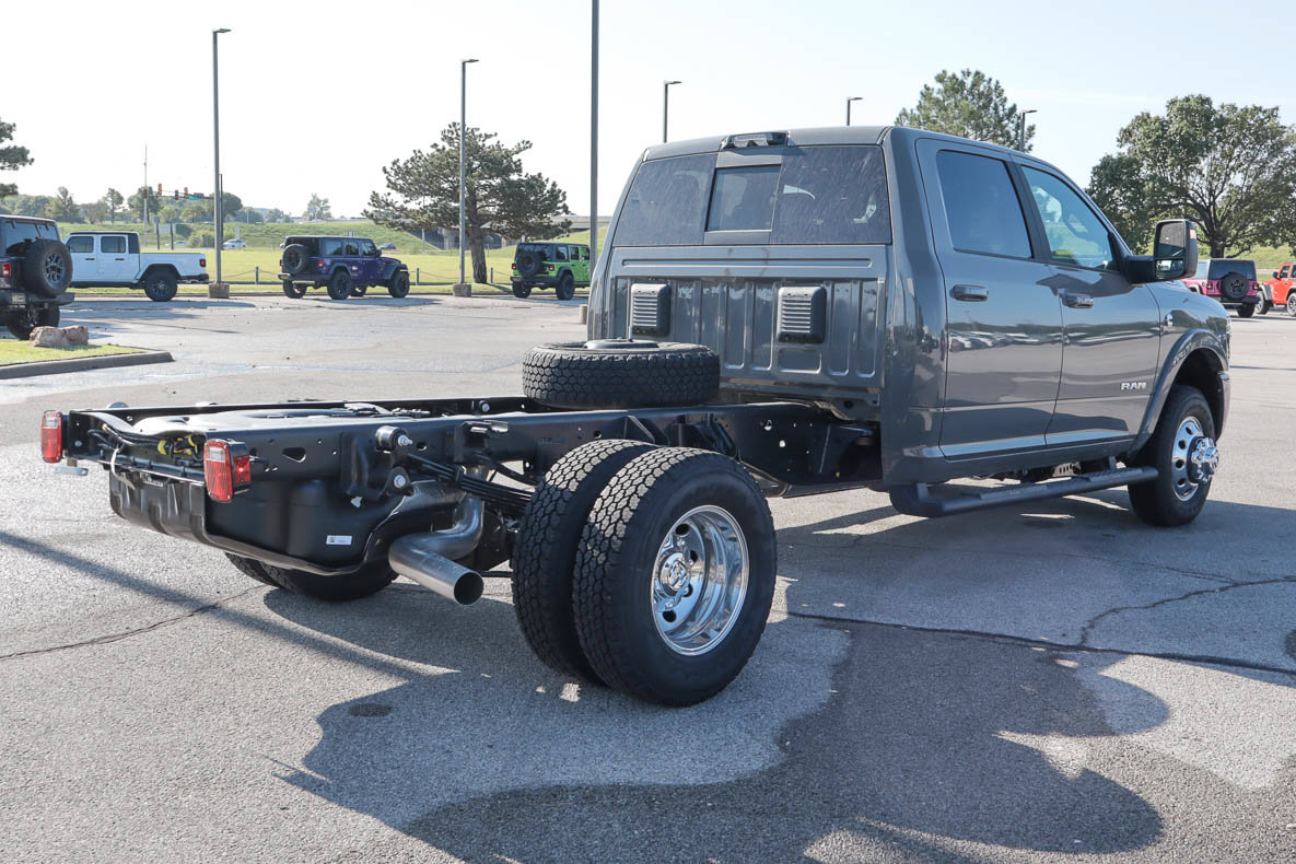 New 2027 RAM 3500 Big Horn AWD/4WD image 4