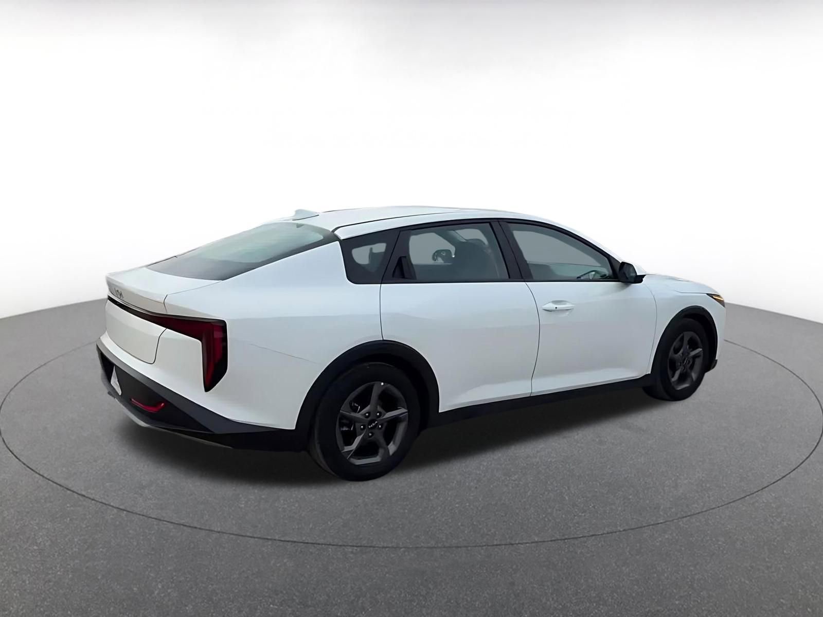 Used 2025 Kia K4 FWD image 12
