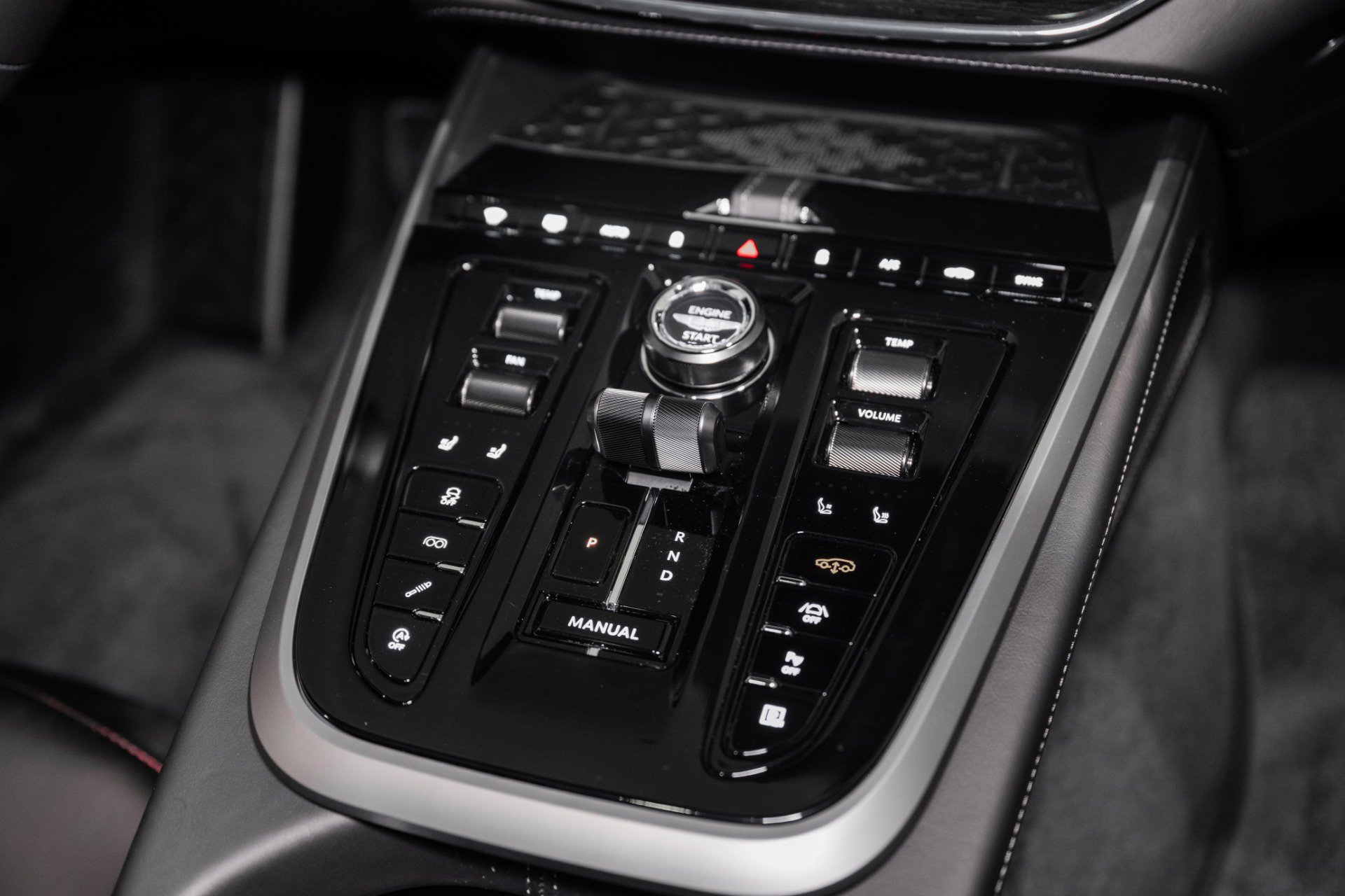 New 2026 Aston Martin DBX 707 image 32