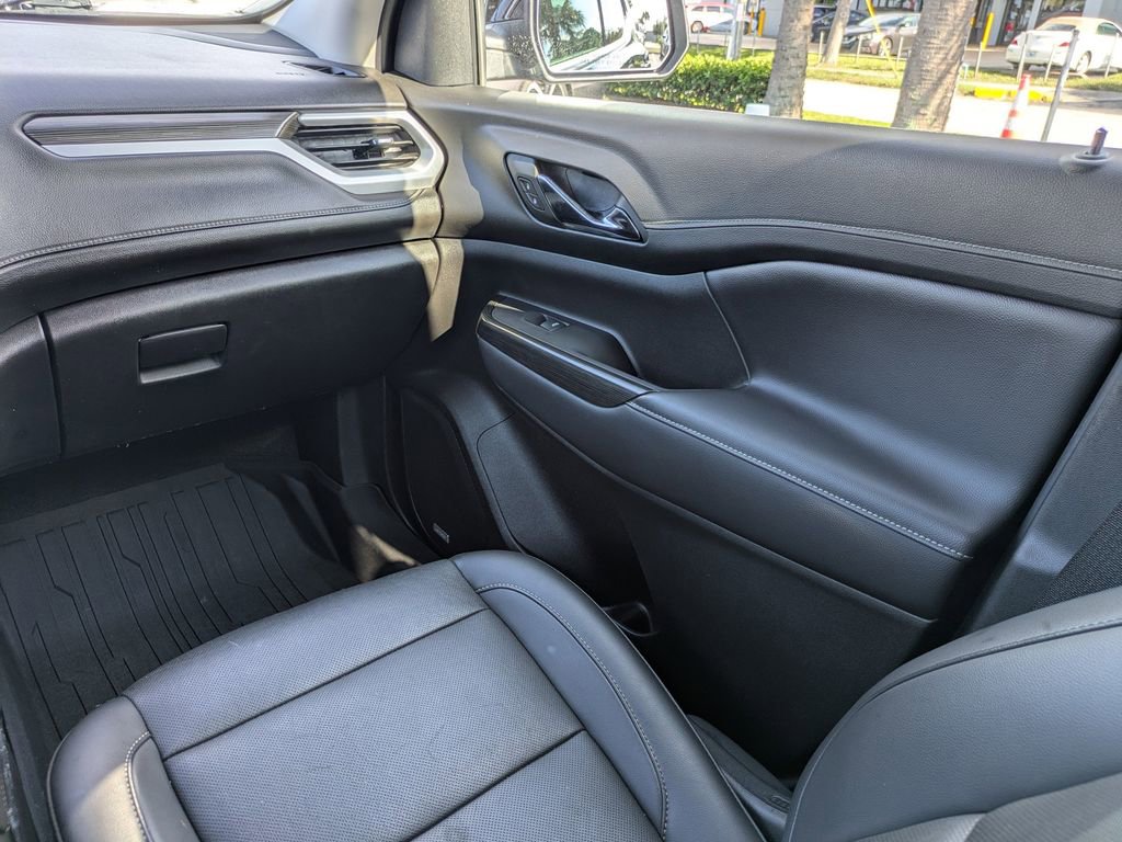 Used 2023 GMC Acadia SLT image 18